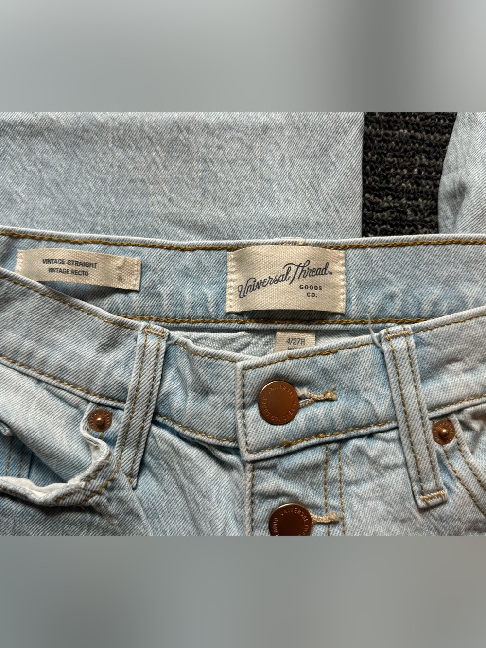 Universal Thread Light Wash Denim High-Rise Straight Leg Jeans | SIZE 4/27R